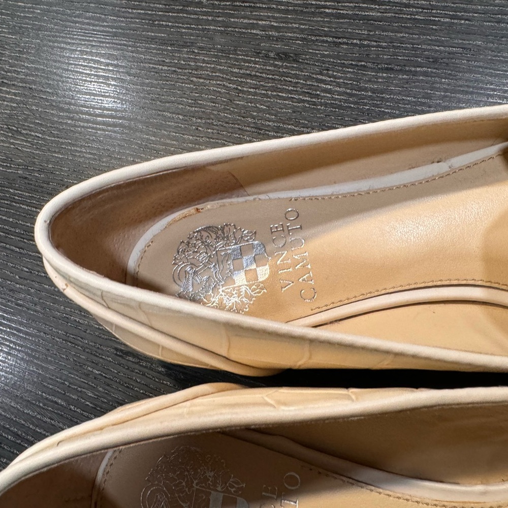 Vince Camuto Flats - Picture 7 of 15